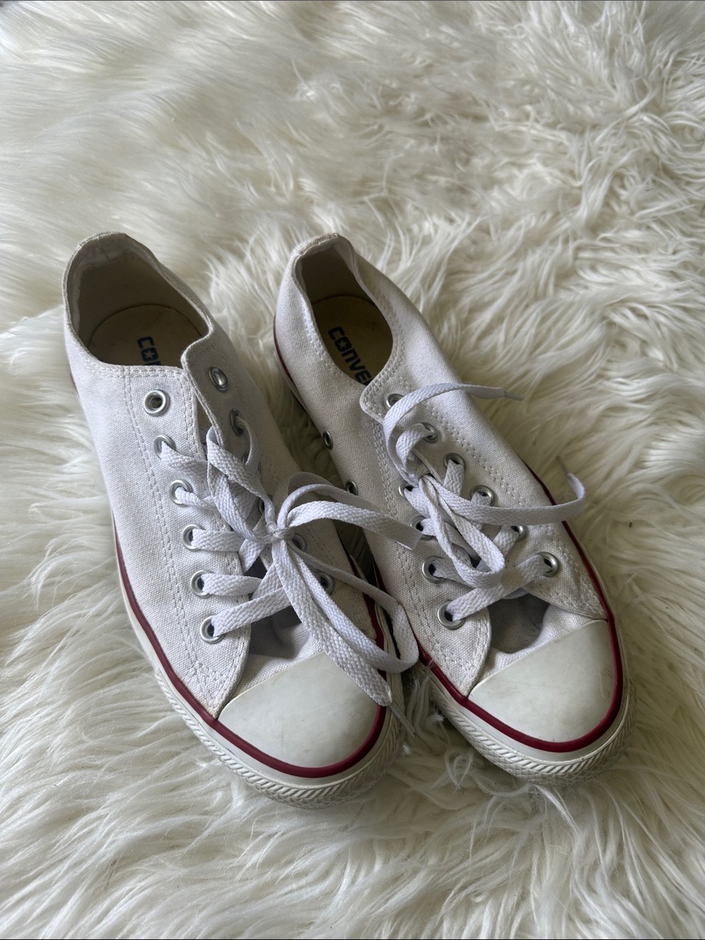 Converse White Canvas Low Top Sneakers Red Stripe 7.5 Classic Chuck Taylor Shoes - Picture 2 of 7